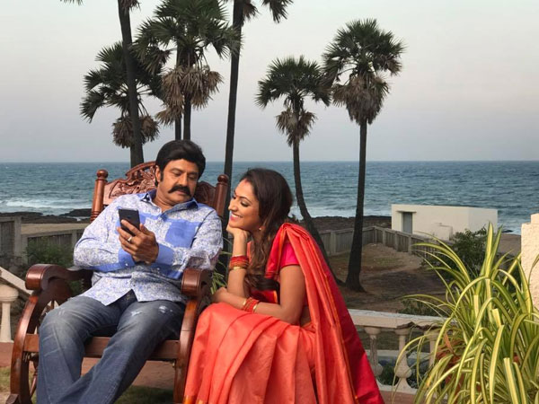  నా అన్నవాళ్ల మధ్య ఉండే సంతోషం నడివీధిలో దొకరదు