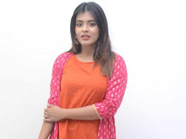 గ్లామర్ డోసు పెంచుతారా?: