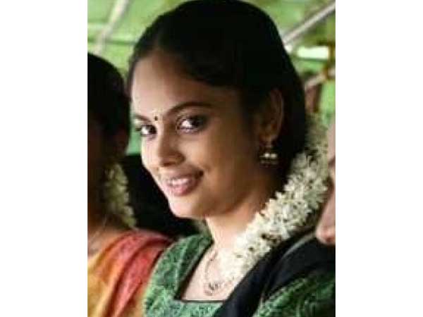  ఎవరా నటి?: