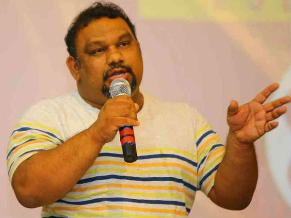  రామ్ గోపాల్ వర్మ అనే ఒక పురుషుడు విప్పిన గొంతుక