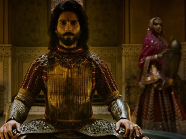  మొదటి నుండి అడ్డంకులే