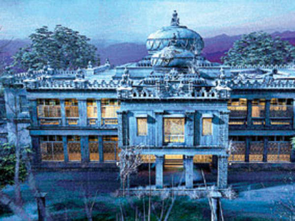 ఎంత పెద్ద బంగ్లా....