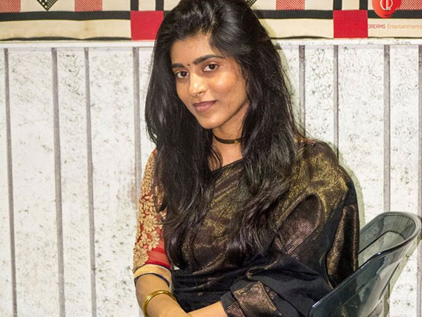 ఇండియాలో అలాంటివి చూసే వారు ఉన్నారు