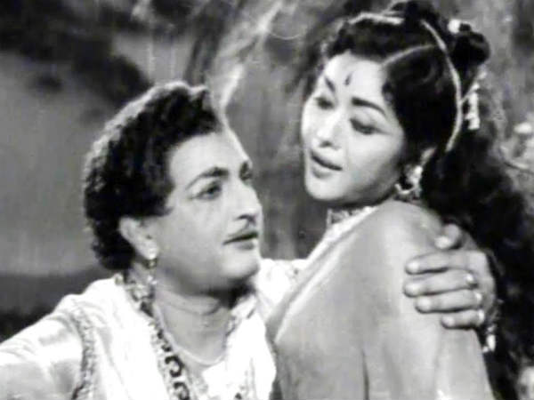  హిందీలోనూ: