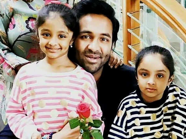 అవ్రామ్ భక్త అంటే ఏమిటి?