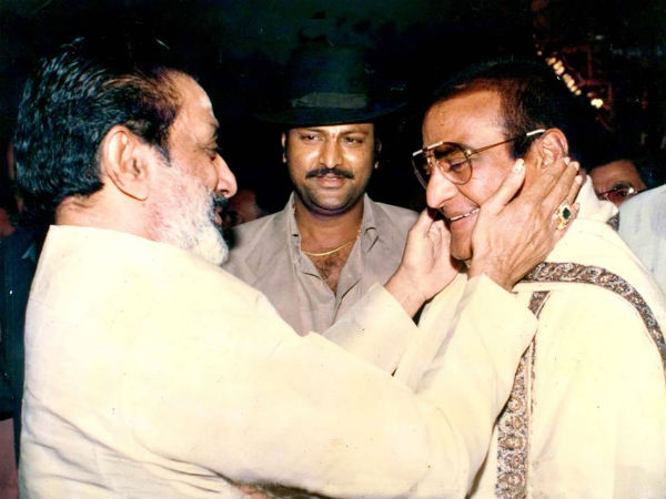 వారి ముందు వంగి ఉంటా