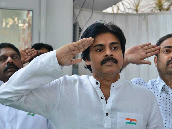  రాజకీయ నాయకుడిగా మాట్లాడిన పవన్ కళ్యాణ్