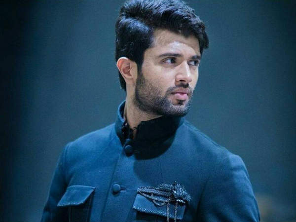  ఒకే డ్రెస్ లో..: