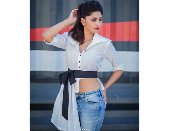  మోడలింగ్ రంగం నుండి...