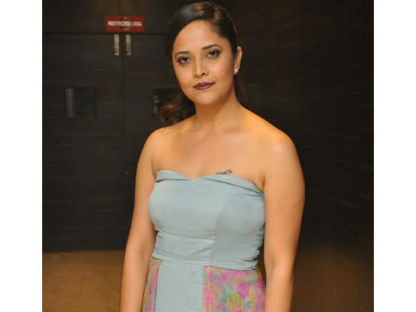 డిజైన్ దుస్తుల్లో 