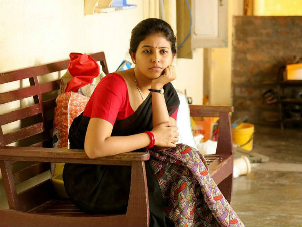 అందాల ఆరబోతకు తెరలేపింది 