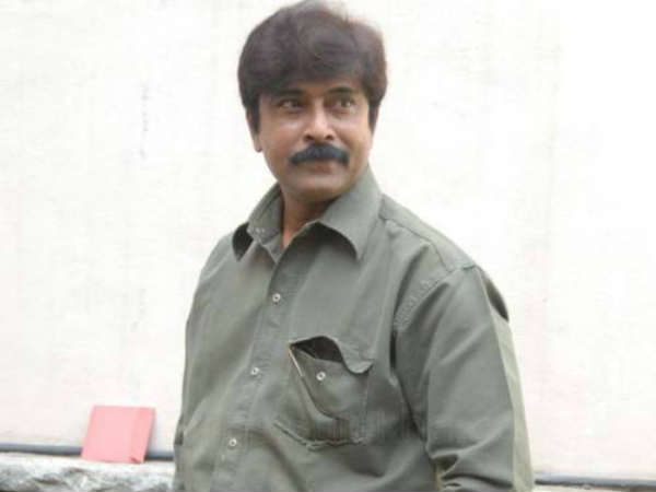  రాజమౌళి ఫోన్ కి కూడా దొరకరు