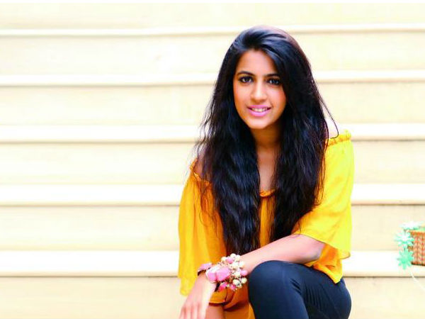 మీసం లేకున్న బాబాయ్ స్టైల్ ట్రై చేశాను