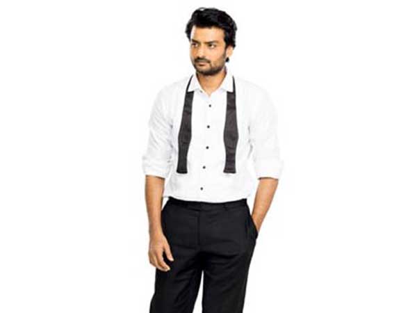 అతను వణికిపోతూ కనిపించాడు