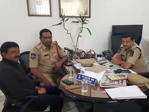 వారెంట్ లేకుండా అరెస్ట్