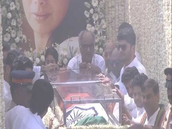  ప్రముఖుల చివరిచూపు