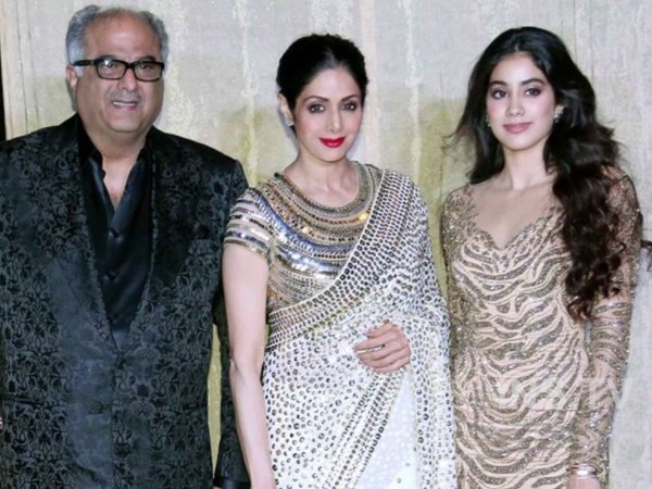 అపుడు శ్రీదేవి ఆమెను అమ్మలా ఓదార్చింది