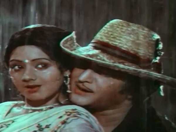 ఆకుచాటు పిందె తడిచే.. మరచిపోగలమా