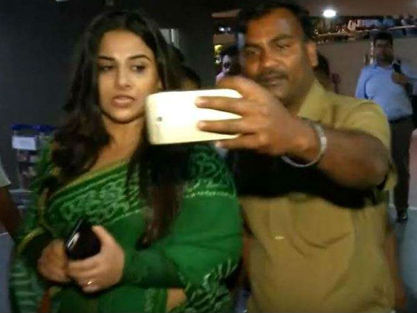 ముంబై ఎయిర్‌పోర్టులో