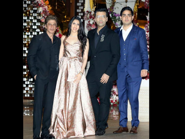 కొత్త జంటతో కలిసి షారుక్ ఖాన్