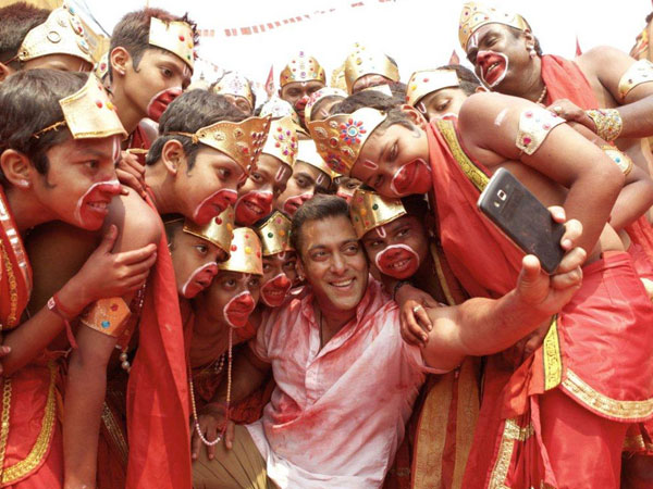 8 వేల స్క్రీన్లలో రిలీజ్