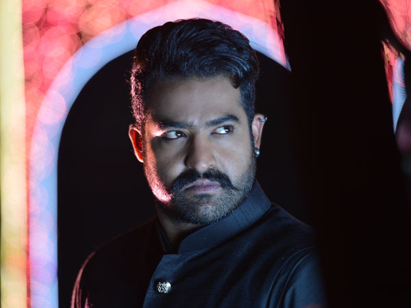 అన్ని లక్షణాలు ఉన్న అద్భుతమైన నటుడు