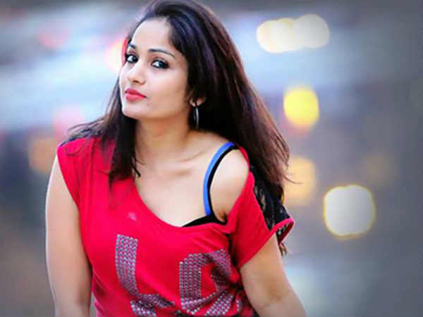 పవన్ కళ్యాణ్ పేరు చెప్పడంతో మొదలైన కామెంట్స్