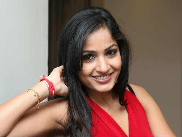 సంస్కారంగా పెరగలేదనే అర్థం.