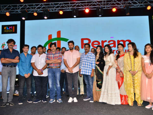 త్రివిక్రమ్ గారికి సైట్ కొడతానని చెప్పా