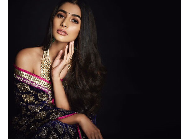 Rangasthalam pre release: Pooja Hegde steps for Item Song Rangasthalam pre release: Pooja Hegde steps for Item Song