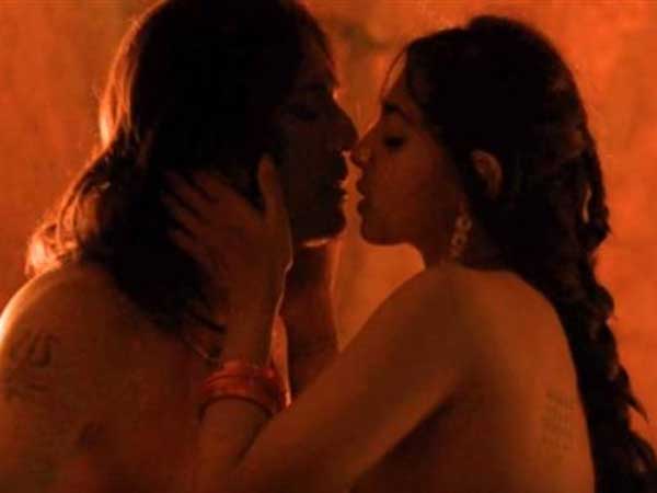  నగ్నంగా నటించి