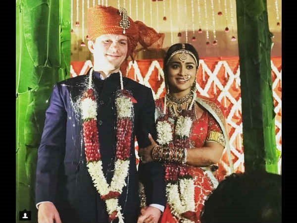 హడావుడి లేకుండా ప్రైవేటుగా