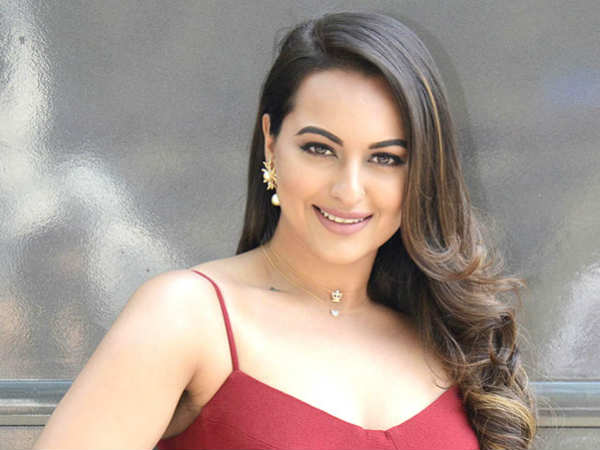  స్పెషల్ సాంగ్‌లో సోనాక్షి సిన్హా