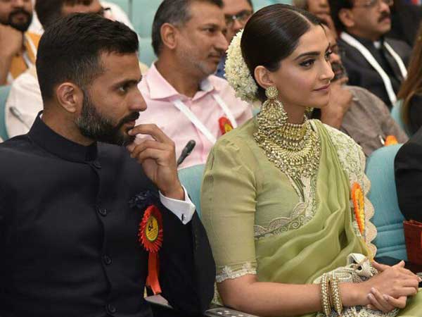 మాస్ ప్లైట్ బుకింగ్స్