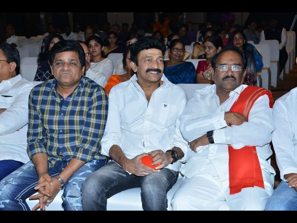 శ్రీదేవి బాలనటిగా