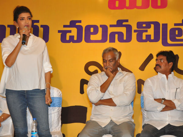 డబ్బులు తీసుకుంటున్నారుగా...