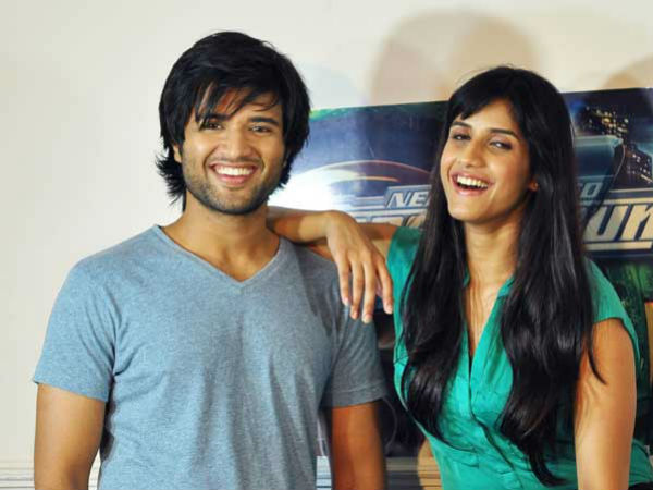 ఆన్‌లైన్‌లో ఓ అమ్మాయి