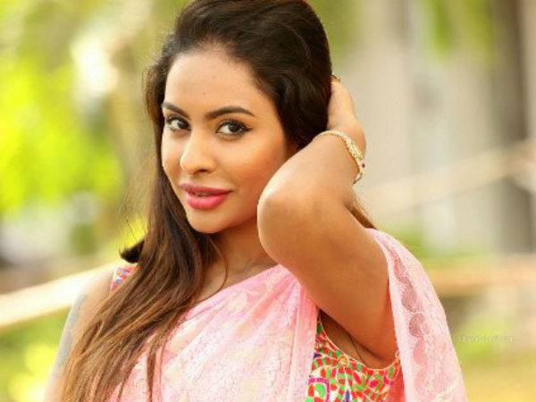 చూస్తే అమాయకుడిలా 