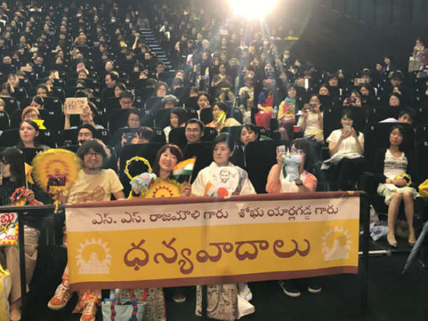  తెలుగులో ప్లకార్డులు