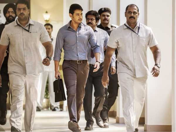 రికార్డు స్థాయిలో 2000 వేల ప్రీమియర్ షోలు