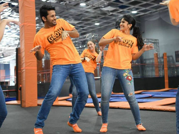 కామెడీ ఆయుధంగా 