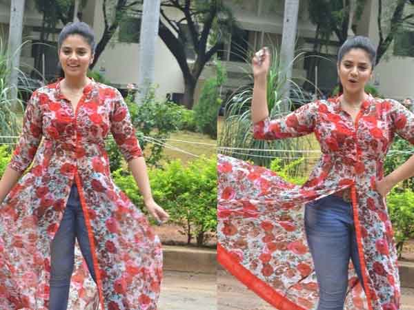  శ్రీముఖిని హాట్‌గా చూపించాను