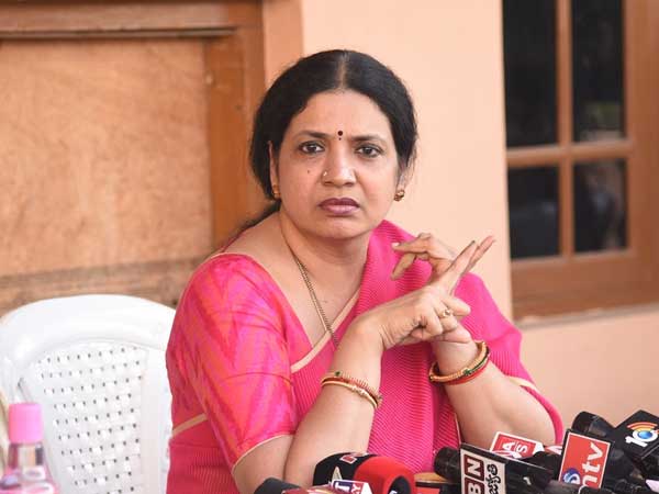  ఖండిస్తే ఆరోపణలా?