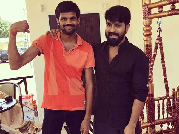 డైలాగ్స్, యాక్టింగ్‌తో ఆకట్టుకొన్న మహేష్