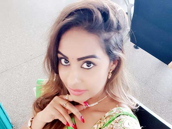 వివాదంలోకి ఎన్నారైలను..