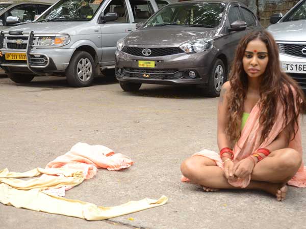 నాకు అన్యాయం జరుగుతున్నది