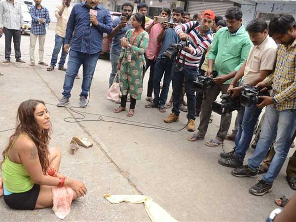  శ్రీరెడ్డి ఏం త్యాగాలు చేసింది