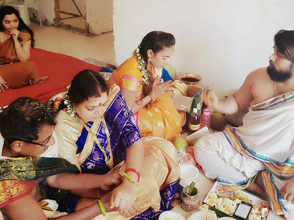 కరాటే కల్యాణిపై శ్రీరెడ్డి ఫ్యాన్స్ ఫైర్