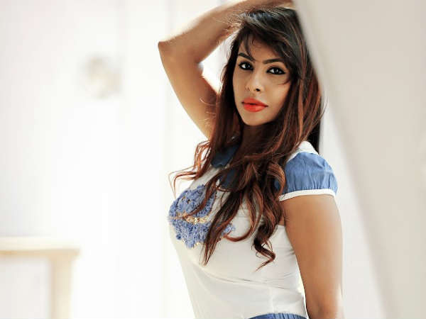 మొదట్లో సానుభూతి