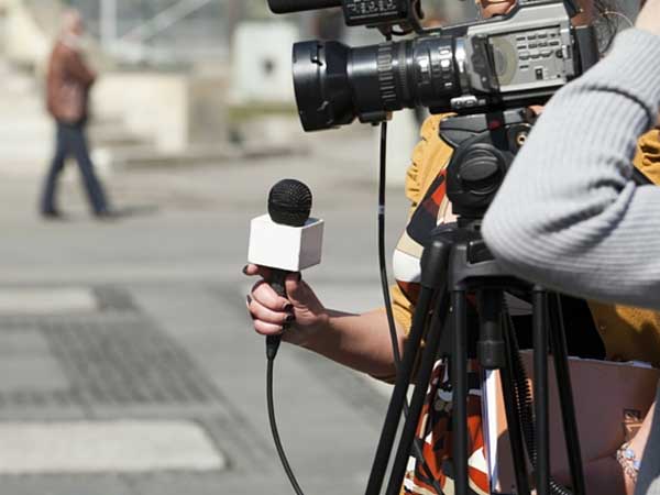 సొంత డబ్బాలు కొట్టుకొనే